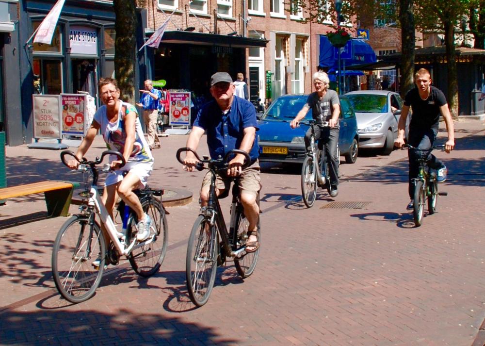 Mini Dutch bicycle phot essay